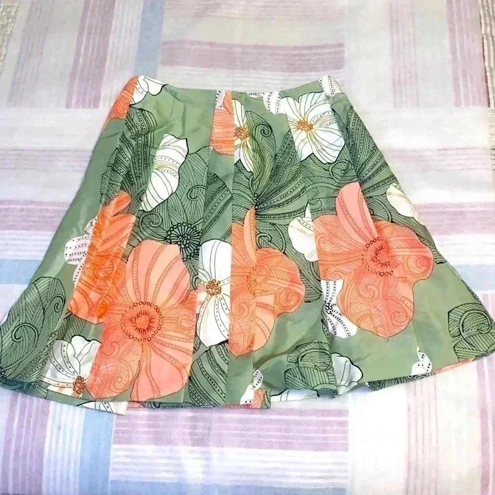 🏵️ Summer Skirt  👗100% Silk 🏵️ Clean Condition